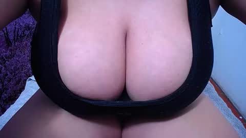 Snapshot of bigg_boobs_xxx chatting on 13, 10, 2025 Sunny online show from 13, 10, 2025