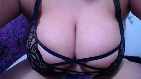 Snapshot of bigg_boobs_xxx chatting on 27, 6, 2026 Sunny online show from 27, 6, 2026