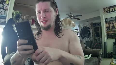 biggerisbetter21 online show from 20, 2, 2025