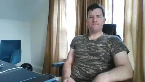 BiggestBallsOnChatr online show from 17, 11, 2025