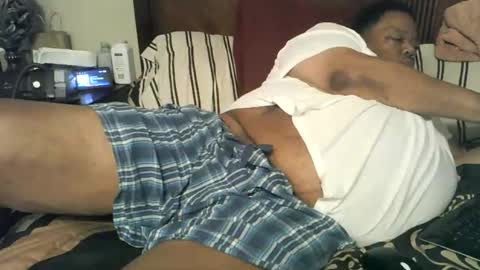 Snapshot of biggyscorpio chatting on 10, 11, 2025 biggyscorpio online show from 10, 11, 2025