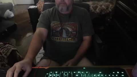 bighugmugg online show from 17, 11, 2025