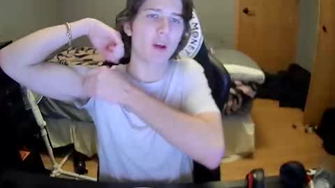 Snapshot of bigman32124 chatting on 13, 12, 2025 Arthur online show from 13, 12, 2025