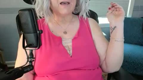 Snapshot of bigmarisella chatting on 4, 2, 2026 Big Mari online show from 4, 2, 2026