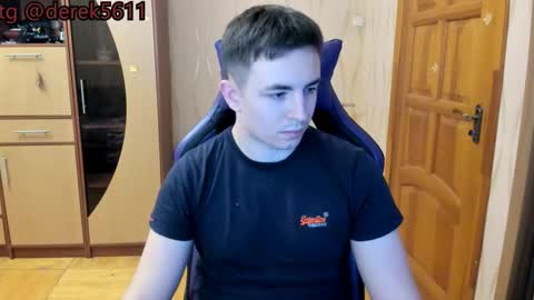 Snapshot of bigmark03 chatting on 15, 12, 2025 BigMark03 online show from 15, 12, 2025