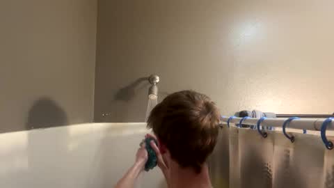 Snapshot of bigskinnyboyshh chatting on 17, 12, 2024 bigskinnyboyshh online show from 17, 12, 2024