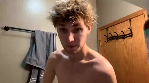 Snapshot of bigskinnyboyshh chatting on 14, 1, 2025 bigskinnyboyshh online show from 14, 1, 2025