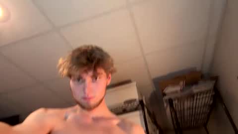 Snapshot of bigskinnyboyshh chatting on 9, 2, 2025 bigskinnyboyshh online show from 9, 2, 2025