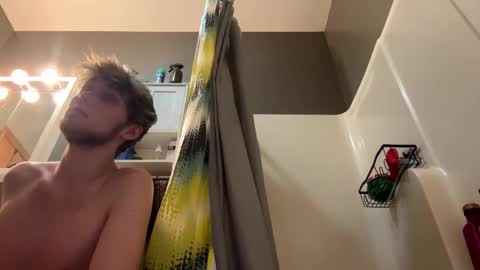 Snapshot of bigskinnyboyshh chatting on 19, 2, 2025 bigskinnyboyshh online show from 19, 2, 2025