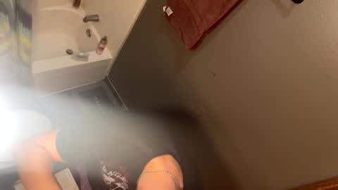 Snapshot of bigskinnyboyshh chatting on 3, 12, 2025 bigskinnyboyshh online show from 3, 12, 2025