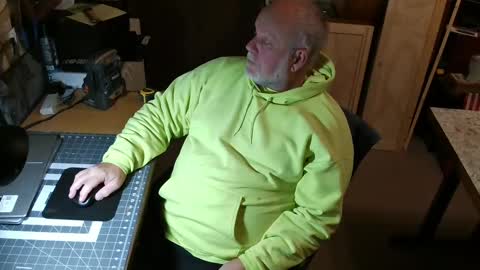 Snapshot of bigthump9999 chatting on 15, 12, 2024 bigthump9999 online show from 15, 12, 2024