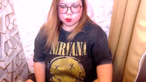 Snapshot of bigtitshotmom chatting on 23, 11, 2025 MARJ online show from 23, 11, 2025