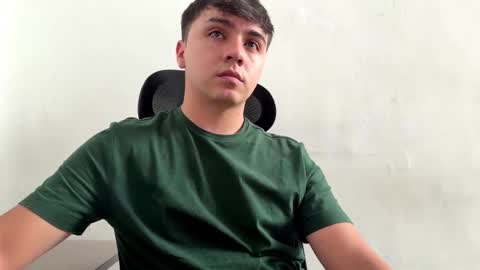 Snapshot of bigusdaddy chatting on 14, 12, 2025 Aron Cooper online show from 14, 12, 2025