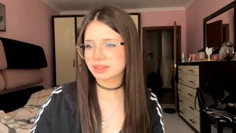 Yuna online show from 16, 4, 2026