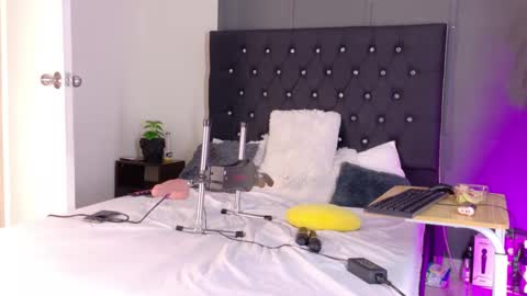 Snapshot of billye_eilish chatting on 13, 9, 2025 Billie online show from 13, 9, 2025