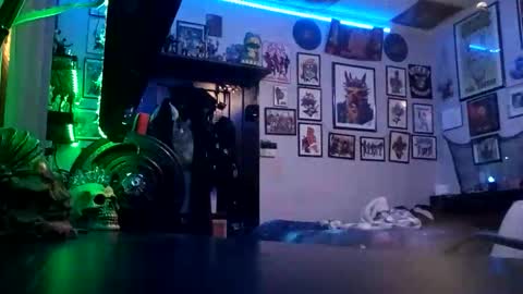 Snapshot of billygunn13 chatting on 13, 12, 2025 billygunn13 online show from 13, 12, 2025