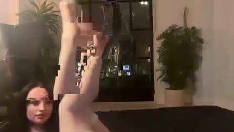 Snapshot of bimbodoll18 chatting on 27, 9, 2025 bimbodoll18 online show from 27, 9, 2025