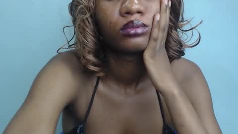 Snapshot of birdiexxslut chatting on 21, 11, 2025 birdiexxslut online show from 21, 11, 2025