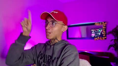 Snapshot of bitch_capelli chatting on 11, 11, 2025 .. .. online show from 11, 11, 2025