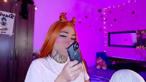 Snapshot of bitch_capelli chatting on 14, 12, 2025 .. .. online show from 14, 12, 2025