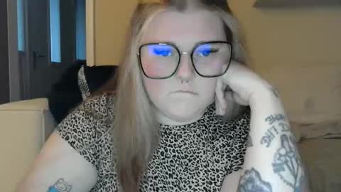 bitch_kittiexo online show from 3, 1, 2025