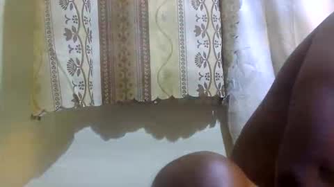 Snapshot of bitchcam_ chatting on 12, 11, 2025 bitchcam_ online show from 12, 11, 2025