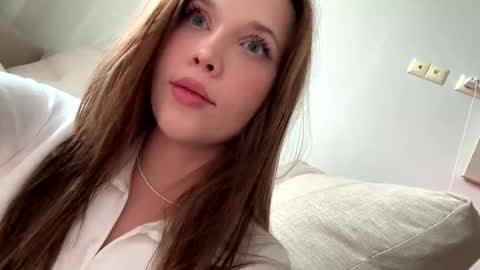 Snapshot of bitter_moon chatting on 6, 1, 2025 Ann Braslowsky online show from 6, 1, 2025