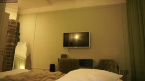 Snapshot of bitter_moon chatting on 10, 1, 2025 Ann Braslowsky online show from 10, 1, 2025