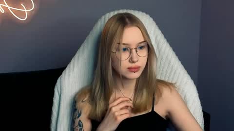 Julia online show from 12, 4, 2026