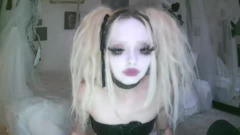 vampire fang  online show from 2, 4, 2026