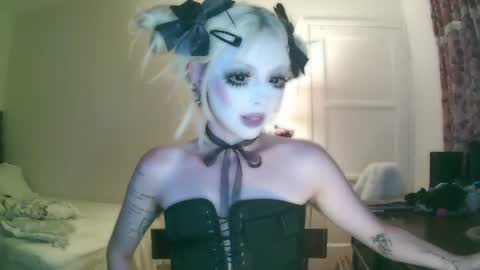 vampire fang  online show from 11, 7, 2026