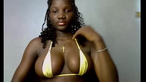 Esthy online show from 18, 10, 2025