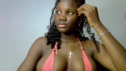 Esthy online show from 20, 10, 2025