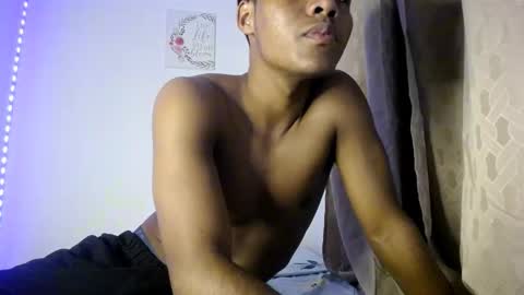 Snapshot of black_men9 chatting on 15, 12, 2025 black_men9 online show from 15, 12, 2025