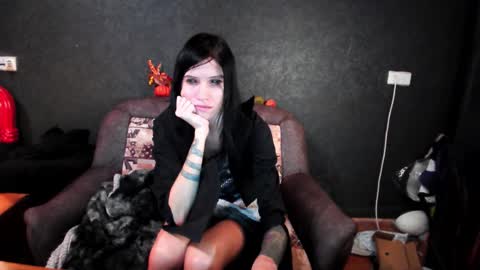 Snapshot of black_sswan chatting on 12, 12, 2024 Kristin online show from 12, 12, 2024