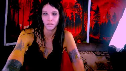 Snapshot of black_sswan chatting on 22, 11, 2025 Kristin online show from 22, 11, 2025