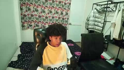 Snapshot of black_tentationx chatting on 3, 2, 2025 black_tentationx online show from 3, 2, 2025