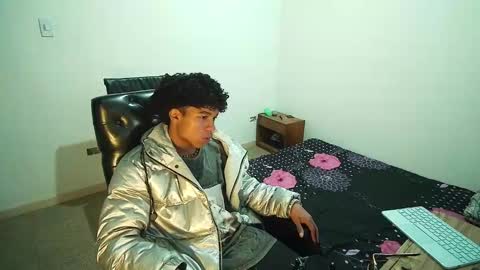 Snapshot of black_tentationx chatting on 4, 2, 2025 black_tentationx online show from 4, 2, 2025