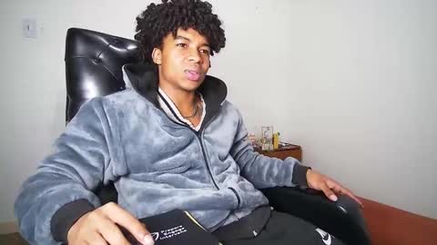 Snapshot of black_tentationx chatting on 12, 2, 2025 black_tentationx online show from 12, 2, 2025