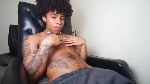 Snapshot of black_tentationx chatting on 1, 3, 2025 black_tentationx online show from 1, 3, 2025