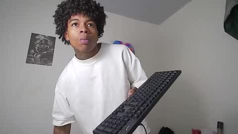 Snapshot of black_tentationx chatting on 27, 11, 2025 black_tentationx online show from 27, 11, 2025