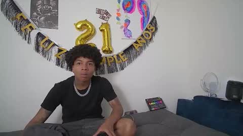 Snapshot of black_tentationx chatting on 3, 12, 2025 black_tentationx online show from 3, 12, 2025