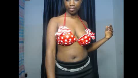 Snapshot of blackbeauty60 chatting on 17, 4, 2026 lela online show from 17, 4, 2026