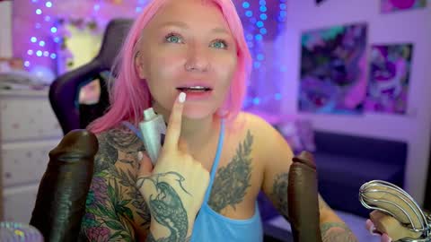 Snapshot of blackedbarbie chatting on 2, 12, 2024 Alice online show from 2, 12, 2024