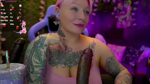 Snapshot of blackedbarbie chatting on 19, 9, 2025 Alice online show from 19, 9, 2025