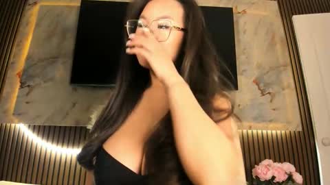 Snapshot of blackmilk_01 chatting on 23, 9, 2025 Karina online show from 23, 9, 2025