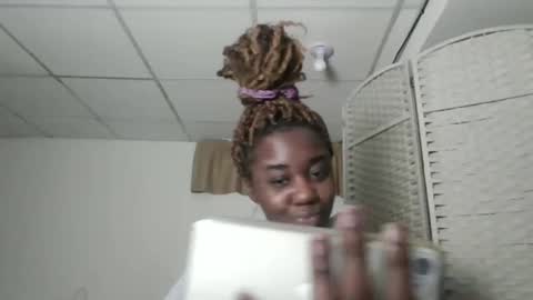 Snapshot of blackqueen888 chatting on 5, 3, 2025 blackqueen888 online show from 5, 3, 2025