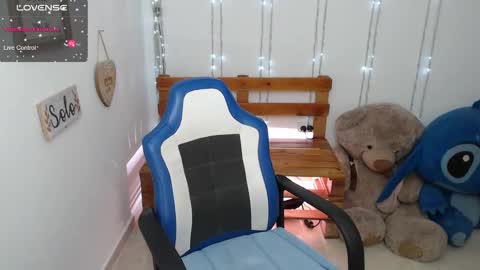 Snapshot of blackqueen_18 chatting on 6, 12, 2024 blackqueen_18 online show from 6, 12, 2024