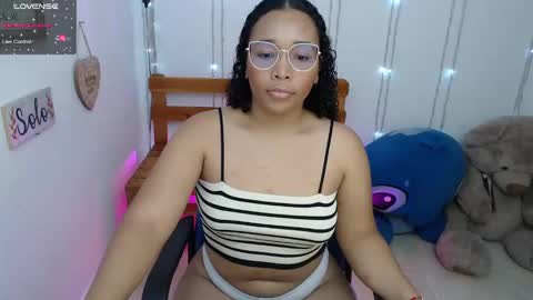 Snapshot of blackqueen_18 chatting on 12, 12, 2024 blackqueen_18 online show from 12, 12, 2024