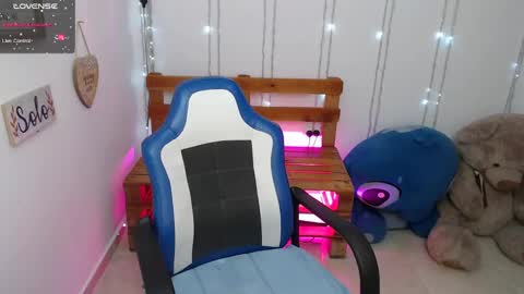 Snapshot of blackqueen_18 chatting on 13, 12, 2024 blackqueen_18 online show from 13, 12, 2024